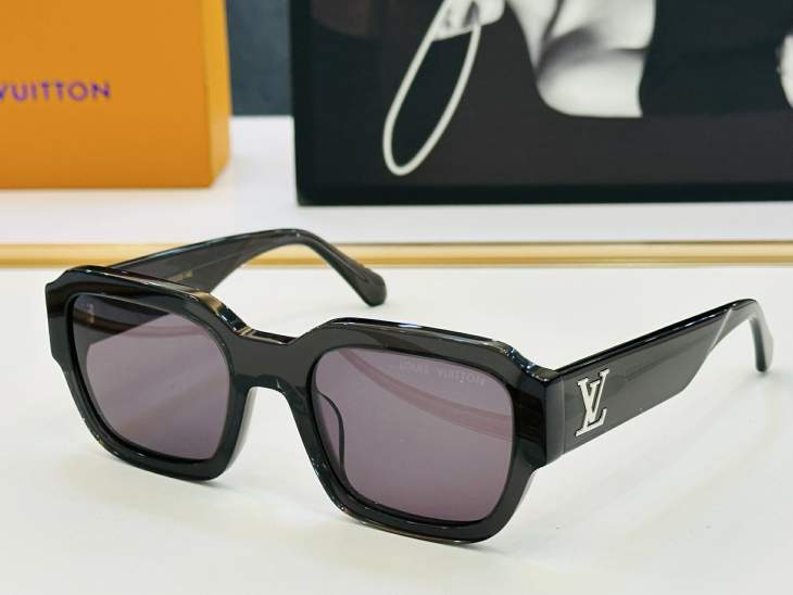 Picture of Louis Vuitton Sunglasses _SKUfw76015296fw